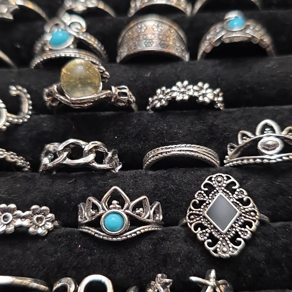 Lot of 30pcs fashion rings - Picture 3 of 3